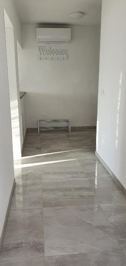 סנג' Apartmani Naomi&Leo מראה חיצוני תמונה