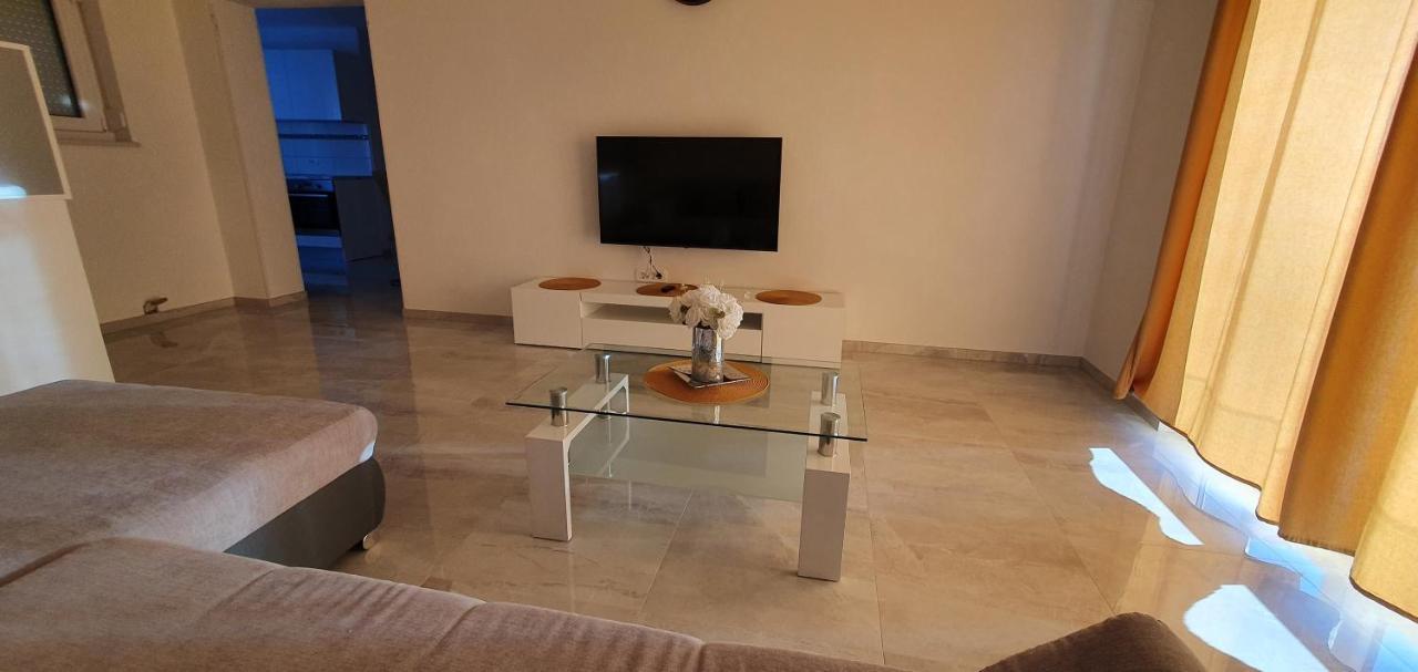 סנג' Apartmani Naomi&Leo מראה חיצוני תמונה