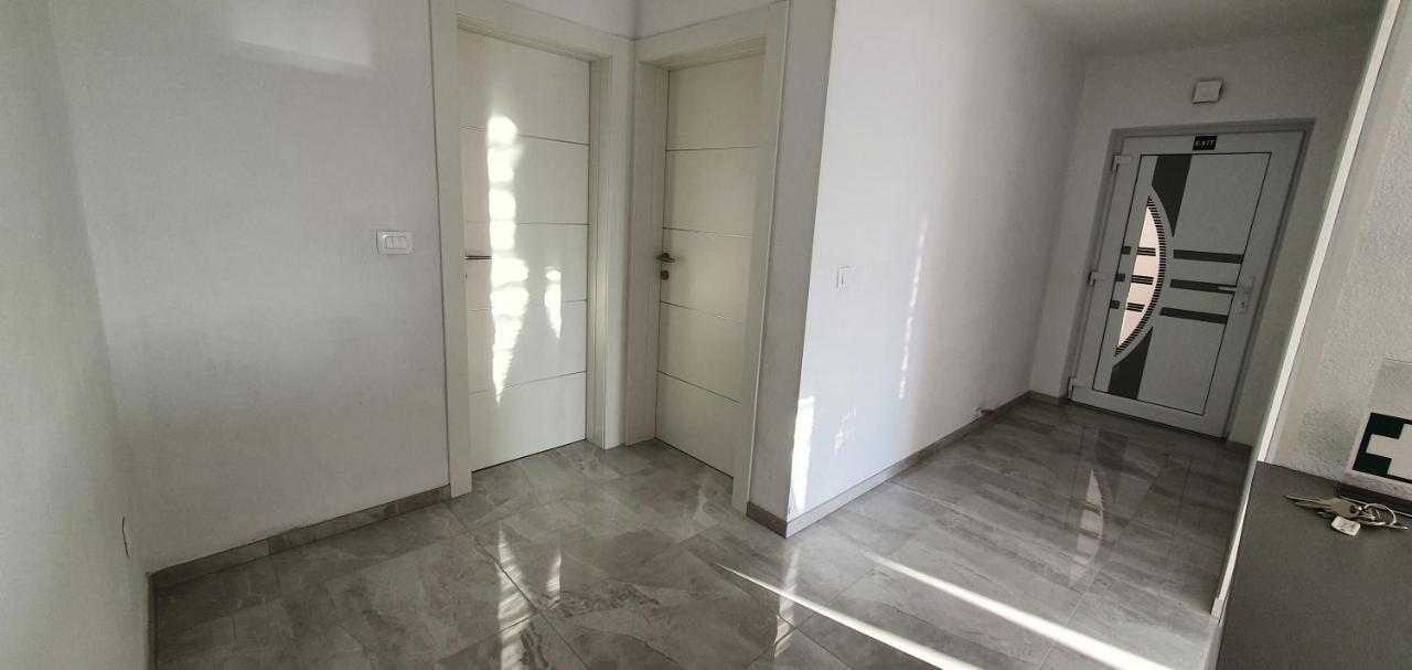 סנג' Apartmani Naomi&Leo מראה חיצוני תמונה