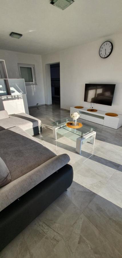 סנג' Apartmani Naomi&Leo מראה חיצוני תמונה
