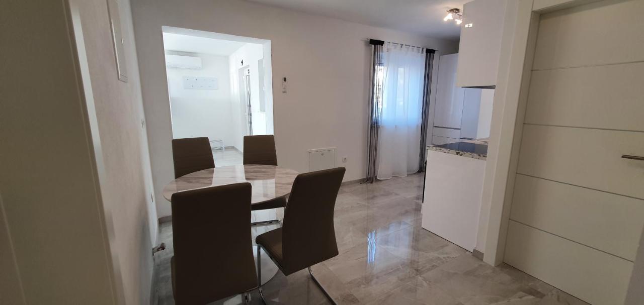 סנג' Apartmani Naomi&Leo מראה חיצוני תמונה