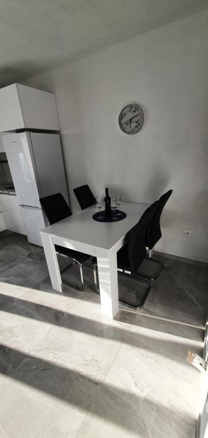 סנג' Apartmani Naomi&Leo מראה חיצוני תמונה