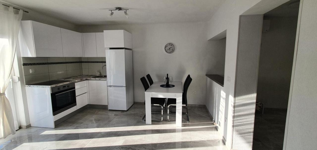 סנג' Apartmani Naomi&Leo מראה חיצוני תמונה