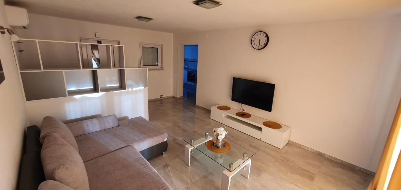 סנג' Apartmani Naomi&Leo מראה חיצוני תמונה