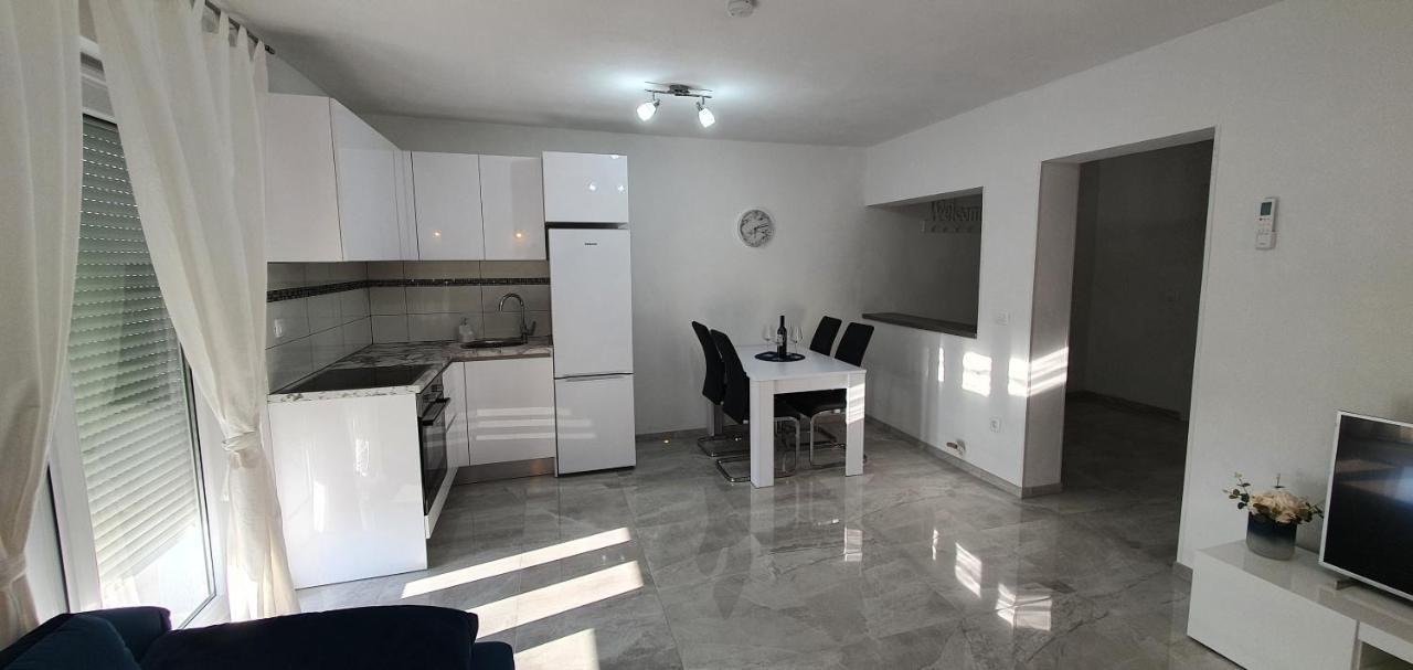 סנג' Apartmani Naomi&Leo מראה חיצוני תמונה