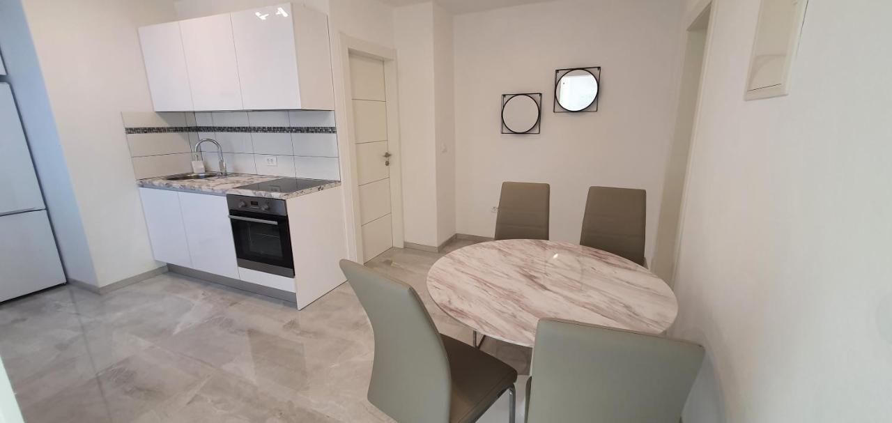 סנג' Apartmani Naomi&Leo מראה חיצוני תמונה