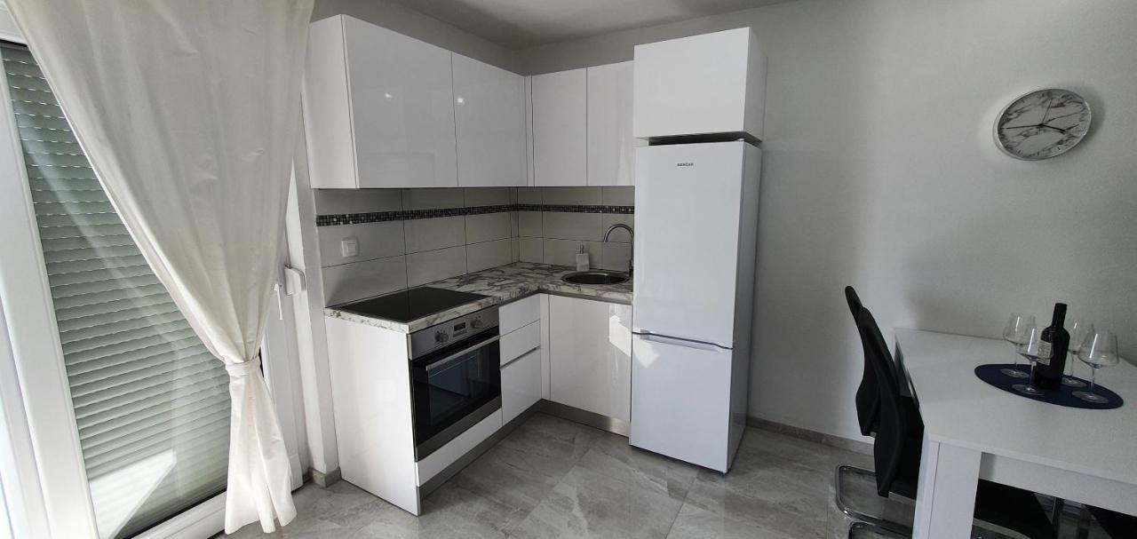 סנג' Apartmani Naomi&Leo מראה חיצוני תמונה