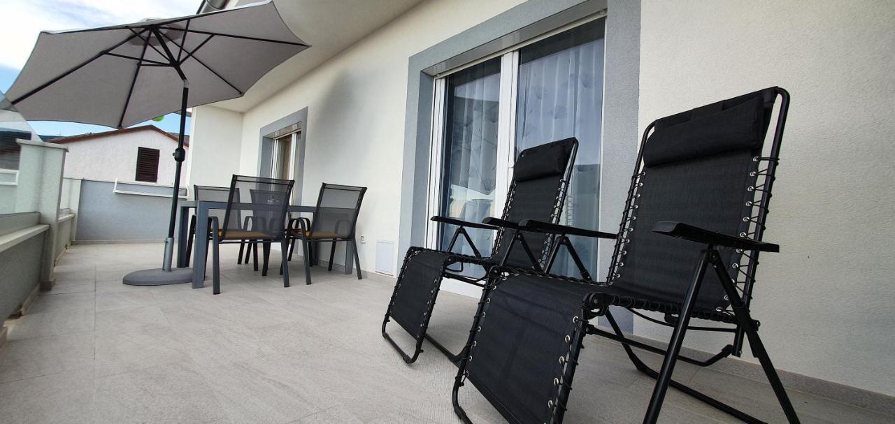 סנג' Apartmani Naomi&Leo מראה חיצוני תמונה