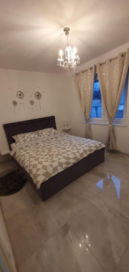 סנג' Apartmani Naomi&Leo מראה חיצוני תמונה